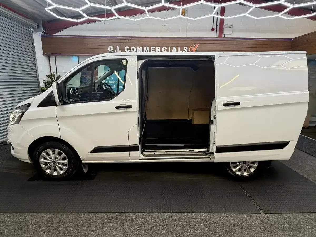 Used Ford Transit Custom Trend 130 HP (95 kW) 2023 White Van