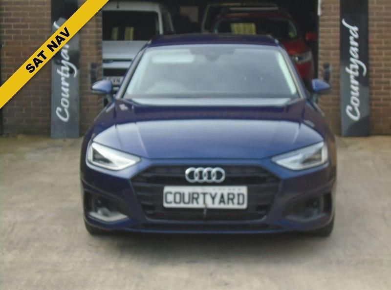 Used Audi A4 Comfort 150 HP (110 kW) 2023 Blue Estate