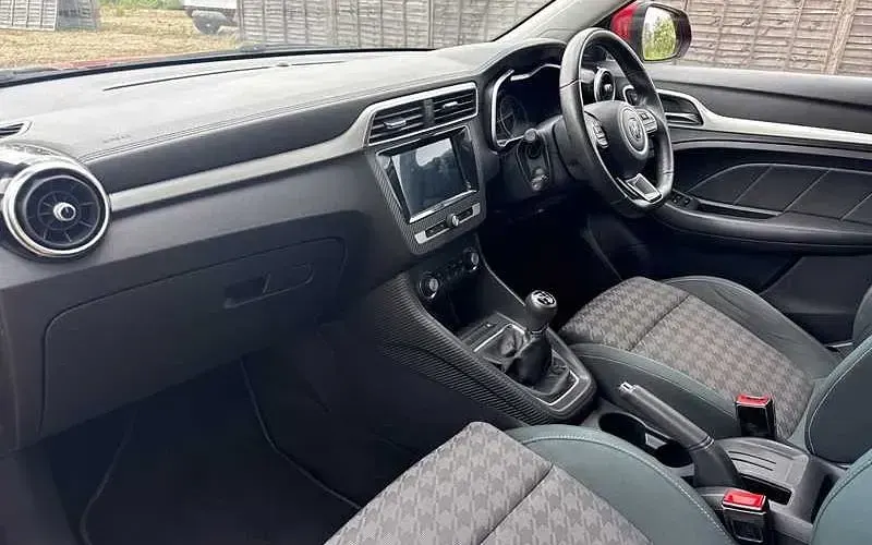 Used MG ZS Excite 106 HP (77 kW) 2018 Red SUV