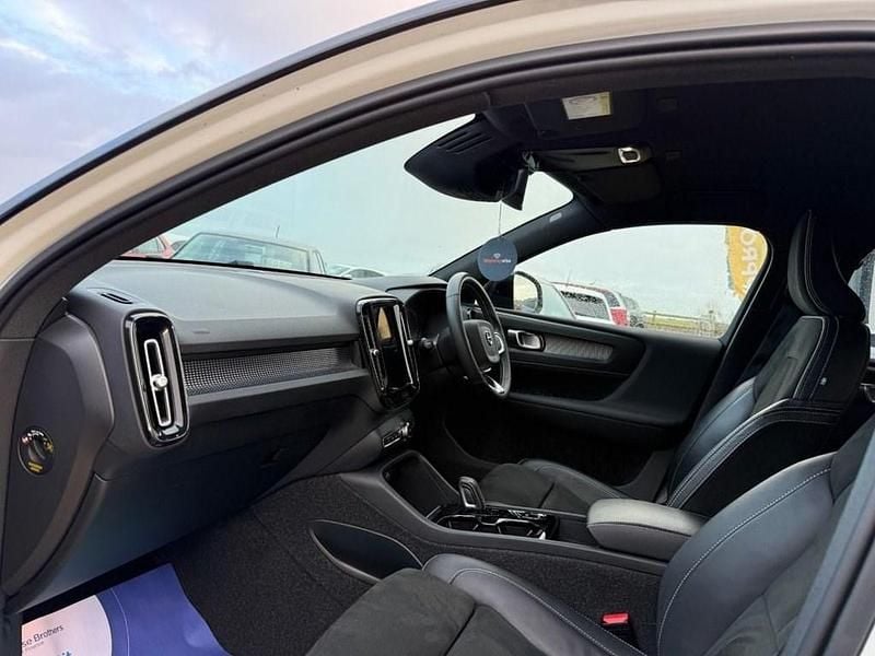 Used Volvo XC40 R-Design 2021 White SUV