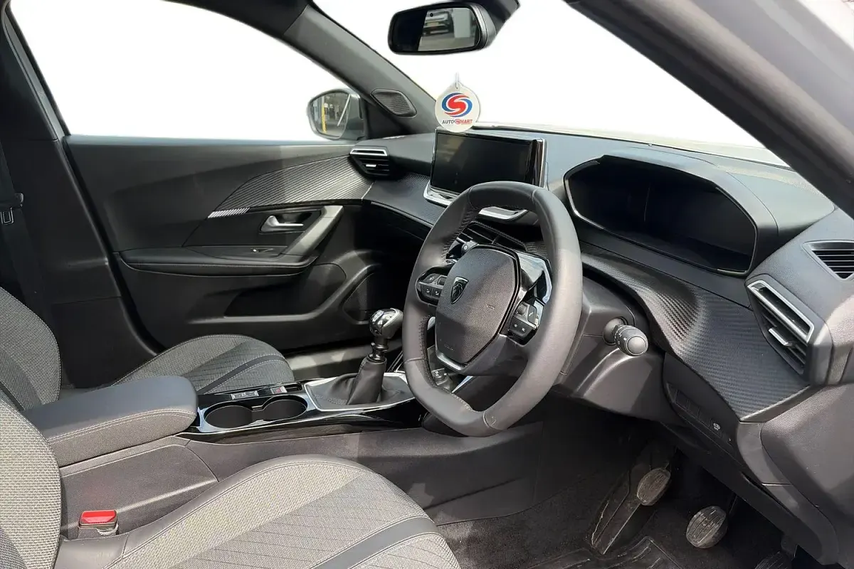 Used Peugeot 2008 Allure 100 HP (73 kW) 2025 White SUV