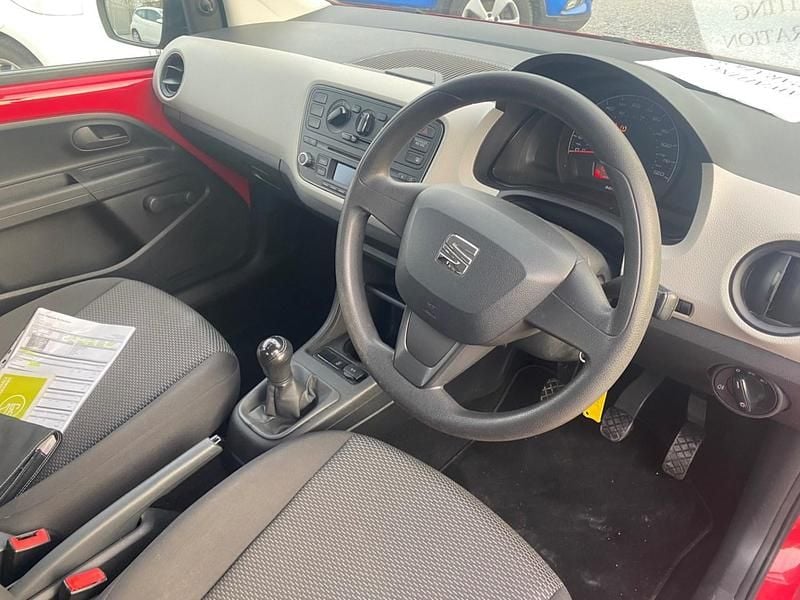 Usado Seat Mii 60 CV (44 kW) 2015 Rojo Utilitario