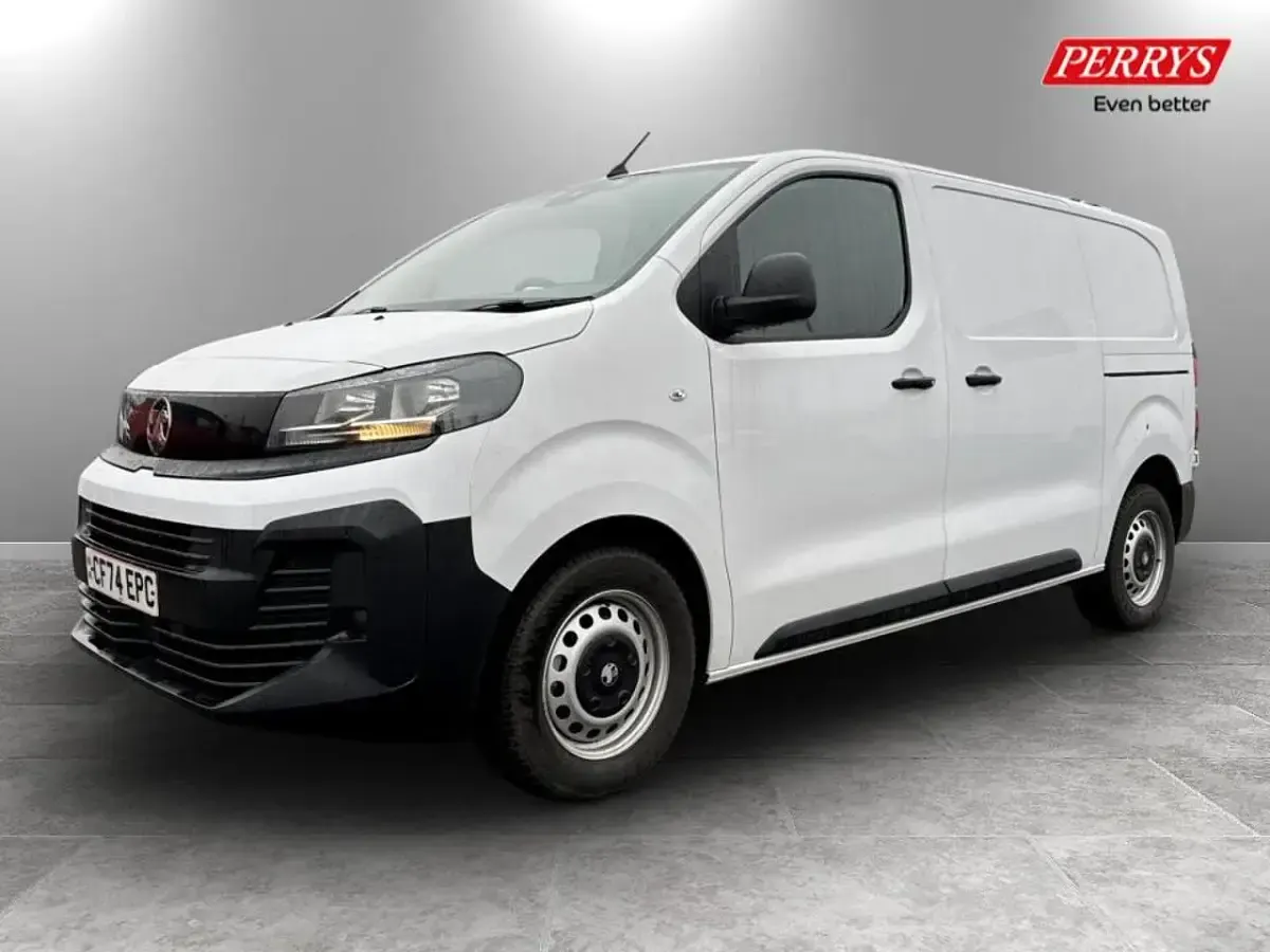 Usado Vauxhall Vivaro S 118 HP (86 kW) 2024 Branco Monovolume