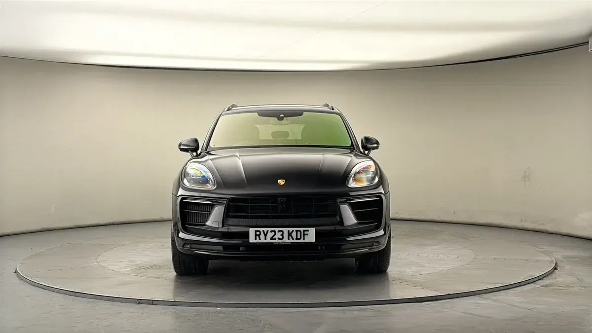 Używany Porsche Macan 380 KM (279 kW) 2023 Czarny SUV