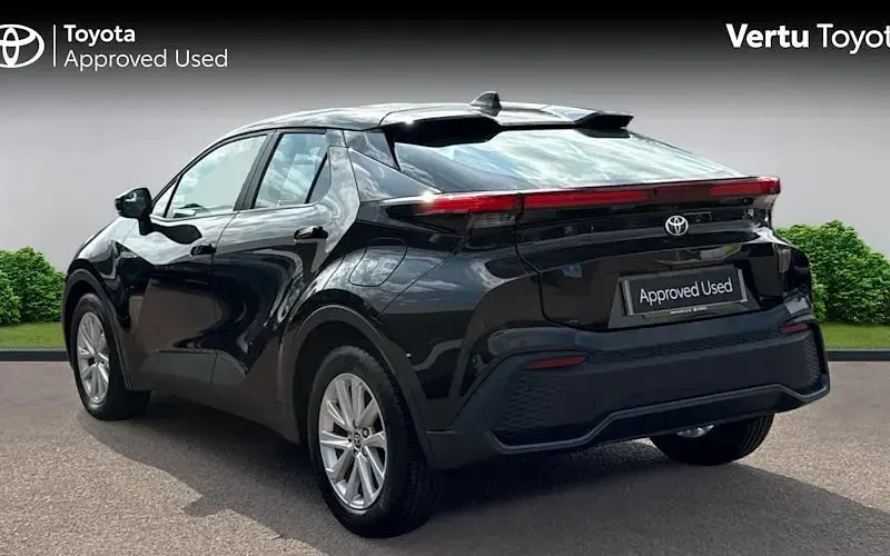 Used Toyota C-HR 140 HP (102 kW) 2026 SUV