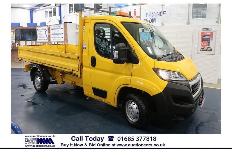 Used Peugeot Boxer 130 HP (95 kW) 2018 Yellow Van