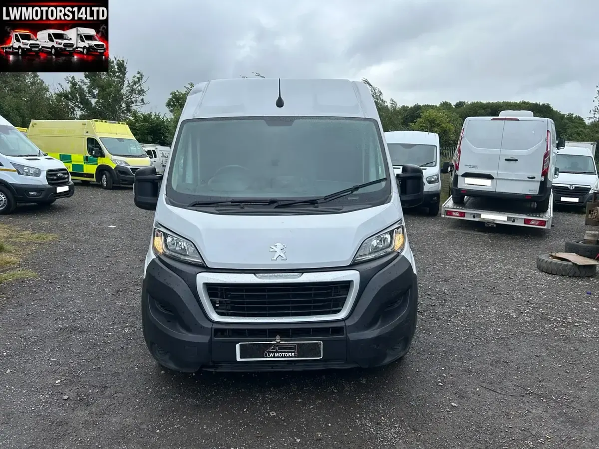 Used Peugeot Boxer Premium 140 HP (102 kW) 2023 White Van