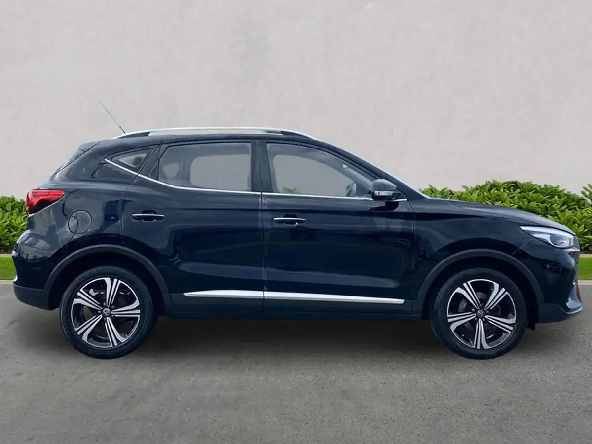 Usado MG ZS Excite 106 HP (77 kW) 2024 Preto SUV