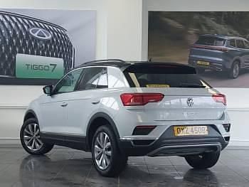 Usado VW T-Roc Design 150 HP (110 kW) 2020 Prateado SUV