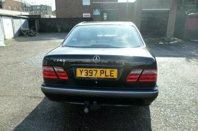 Used Mercedes E200 Classic 2001 Sedan