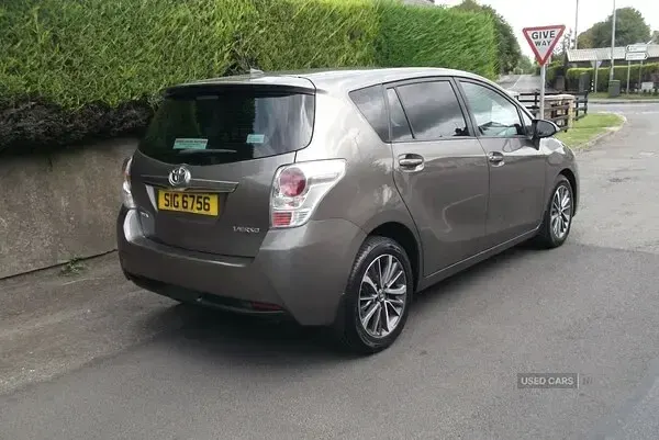 Used Toyota Verso Design 112 HP (82 kW) 2016 Bronze MPV