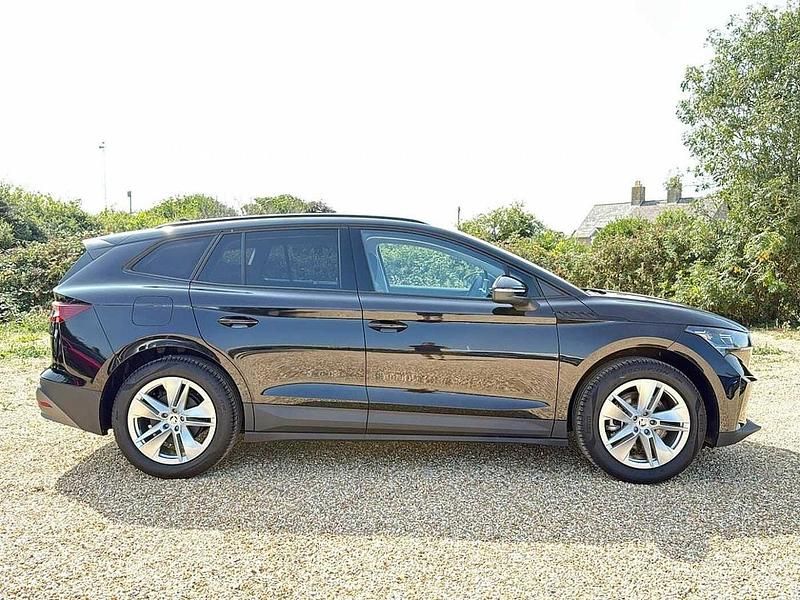 New Skoda Enyaq iV 91 kW (125 HP) 2025 Black magic pearl effect SUV