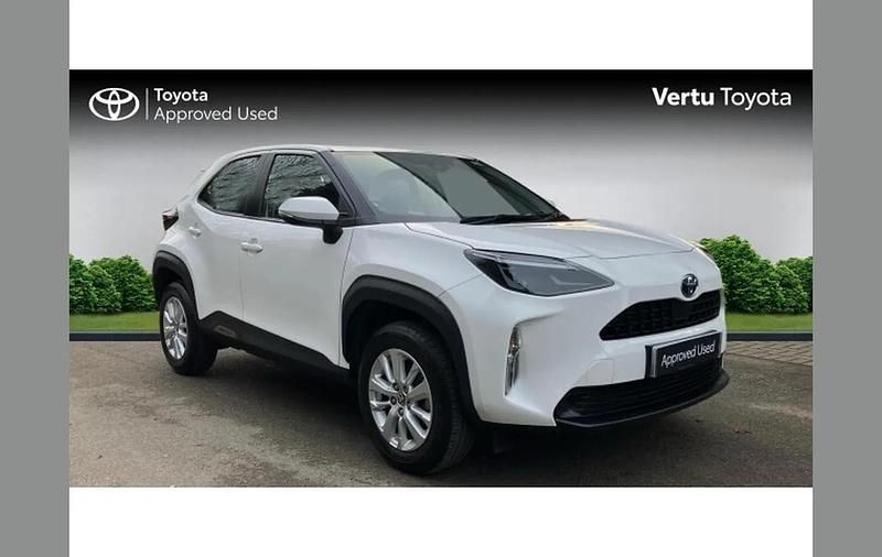 White Used 2022 Toyota Yaris Cross SUV | £18,319 (Good price) - Image 1/4