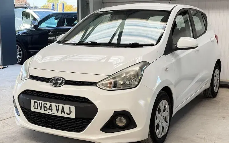 Used Hyundai i10 SE 87 HP (63 kW) 2014 White Hatchback