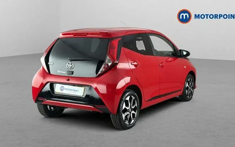Used Toyota Aygo Trend 72 HP (52 kW) 2021 Red Hatchback