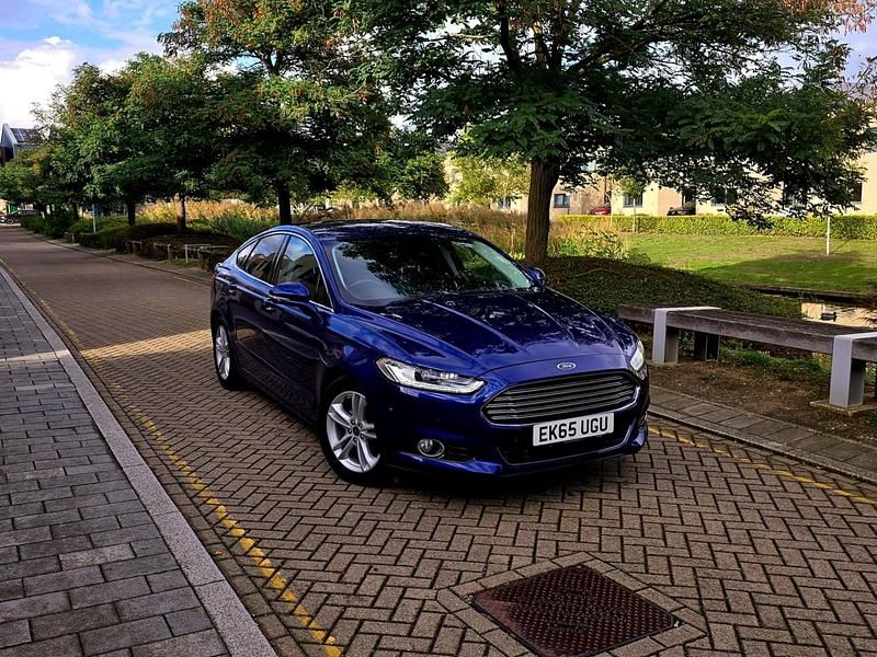 Used Ford Mondeo Titanium 180 HP (132 kW) 2015 Blue Hatchback