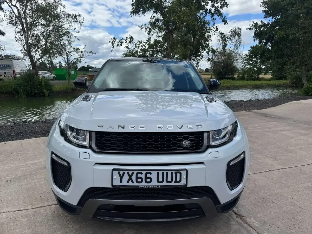 Used Land Rover Range Rover evoque HSE Dynamic 2016 White Estate