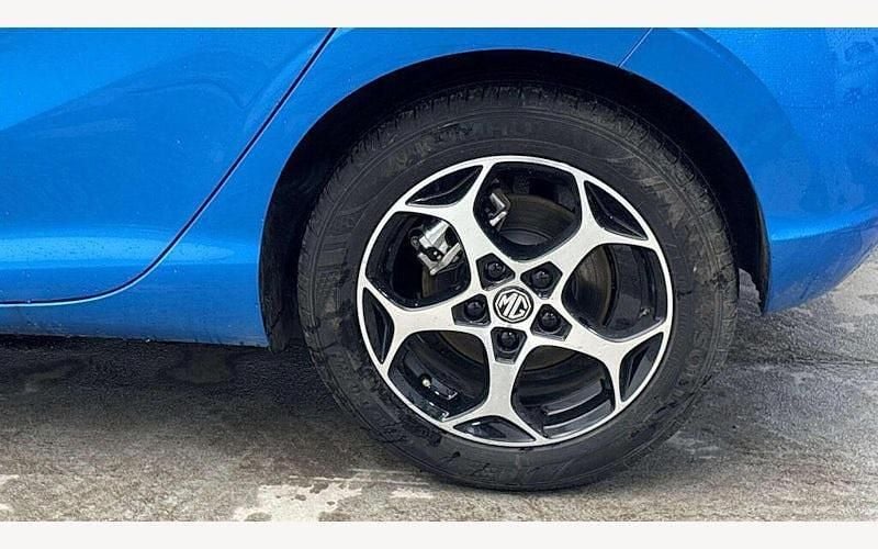 Used MG MG3 Trophy 194 HP (142 kW) 2025 Blue Hatchback