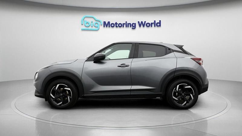 Used Nissan Juke N-Connecta 114 HP (83 kW) 2023 Grey SUV