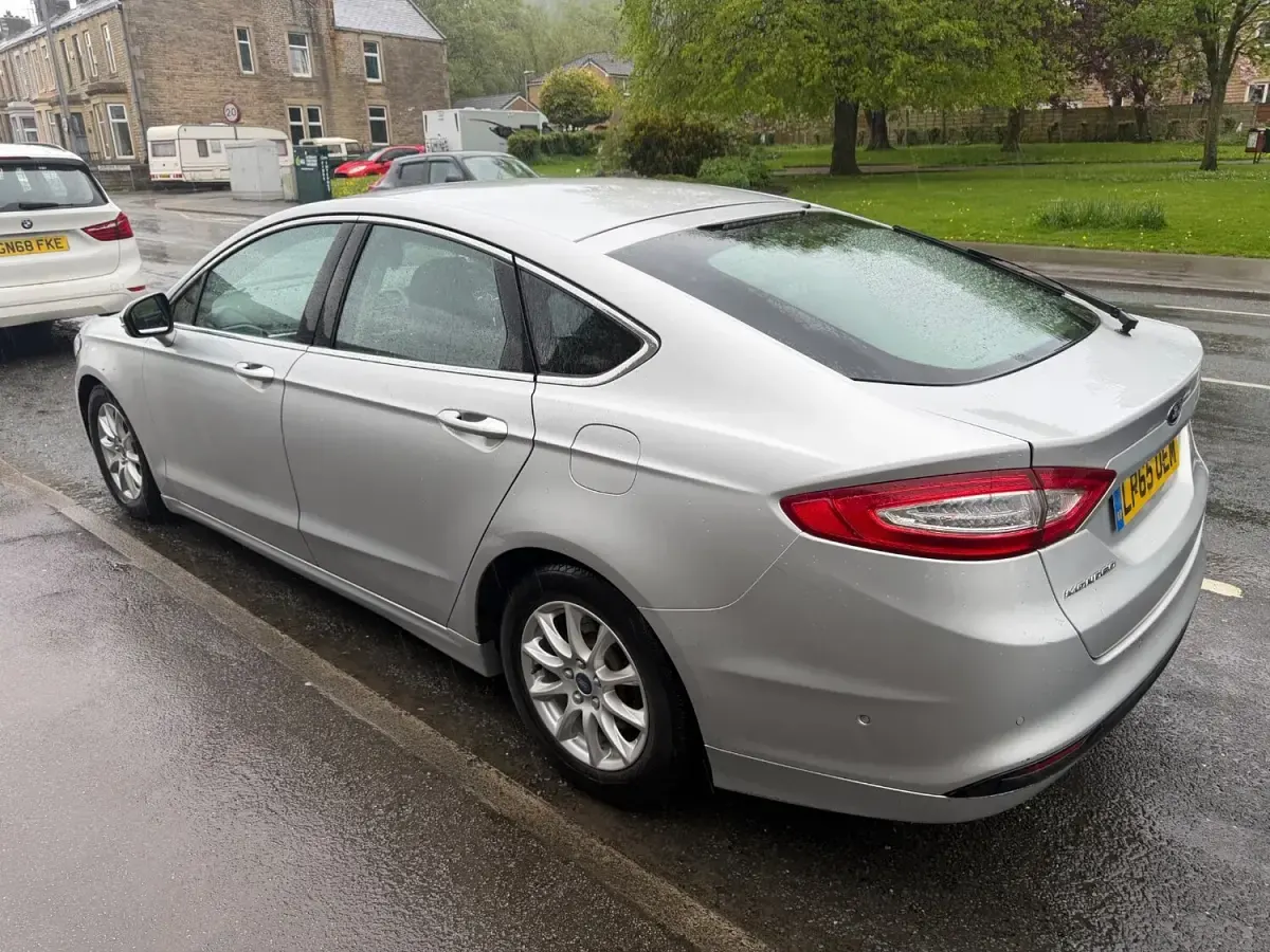 Used Ford Mondeo Titanium 150 HP (110 kW) 2016 Silver Hatchback