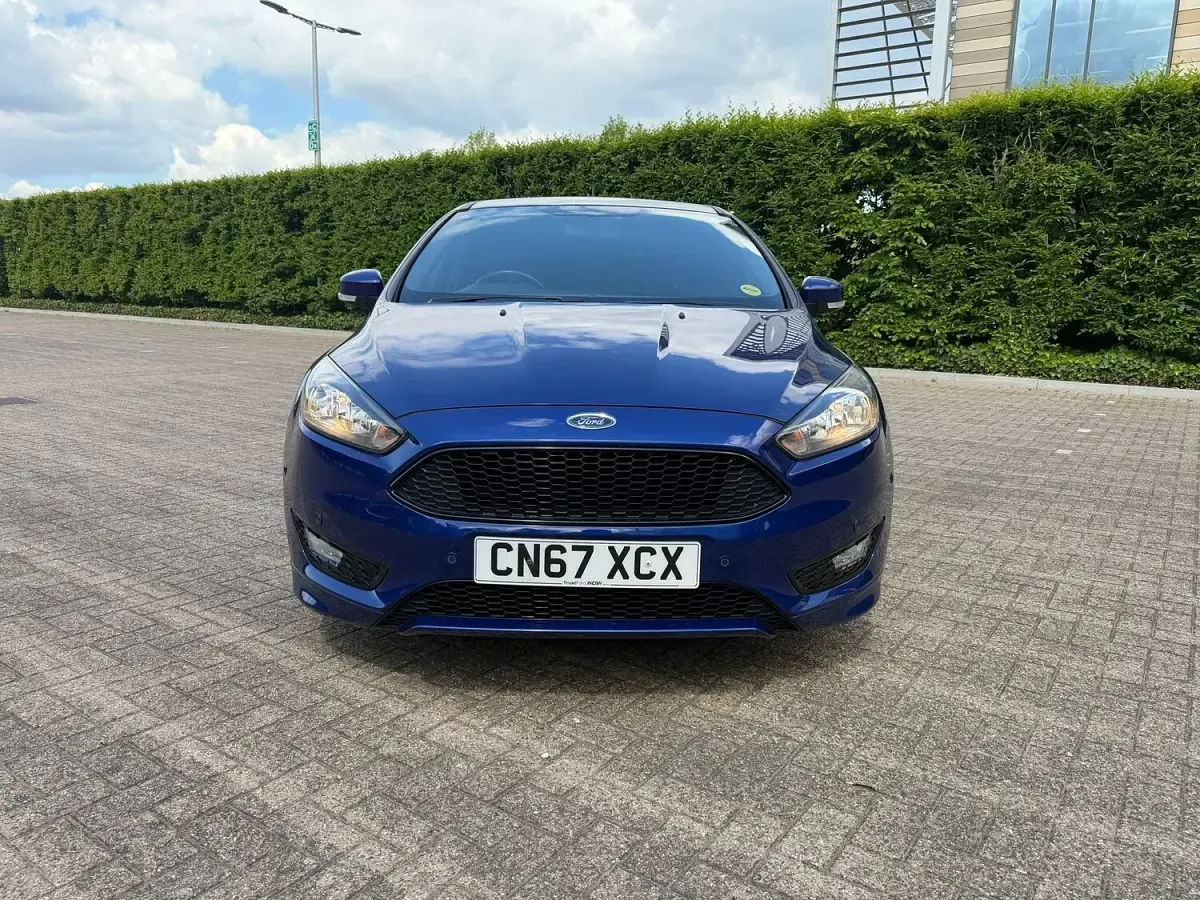 Used Ford Focus ST-Line 125 HP (91 kW) 2017 Blue Hatchback