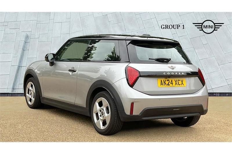 Used Mini Cooper Classic 156 HP (114 kW) 2024 Melting silver iii Hatchback