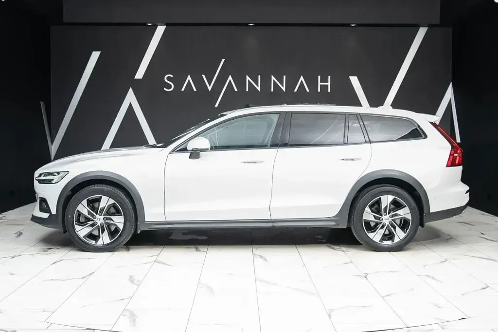 Used Volvo V60 CC 2020 White Estate