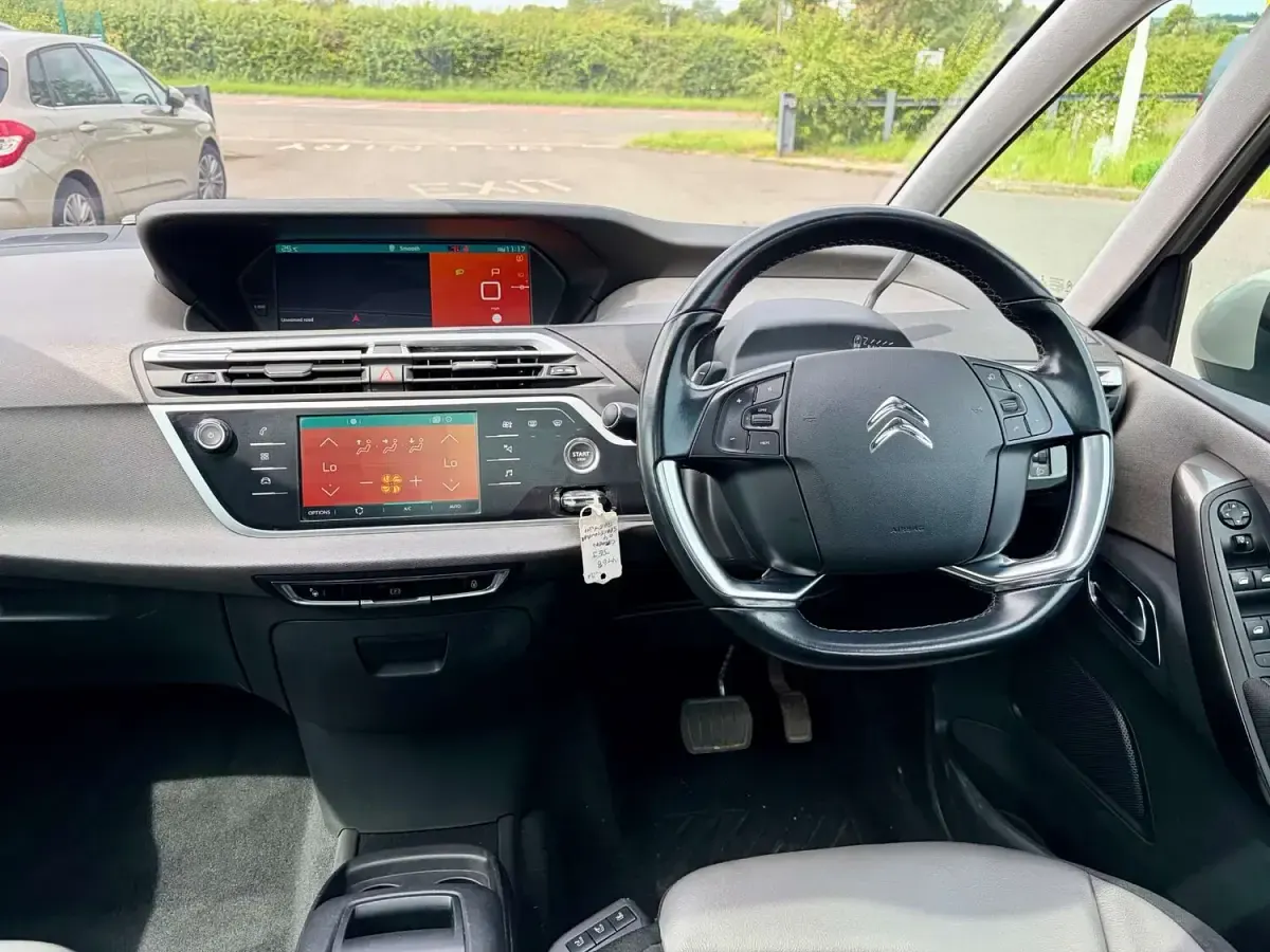 Used Citroën C4 SpaceTourer Flair 2018 Beige MPV