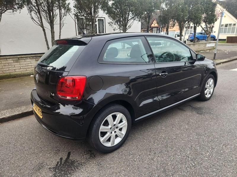 Begagnad VW Polo SE 2011 Svart Halvkombi