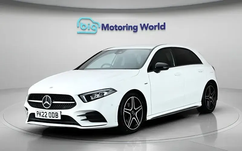 Used Mercedes A180 Executive 136 HP (100 kW) 2022 White Hatchback