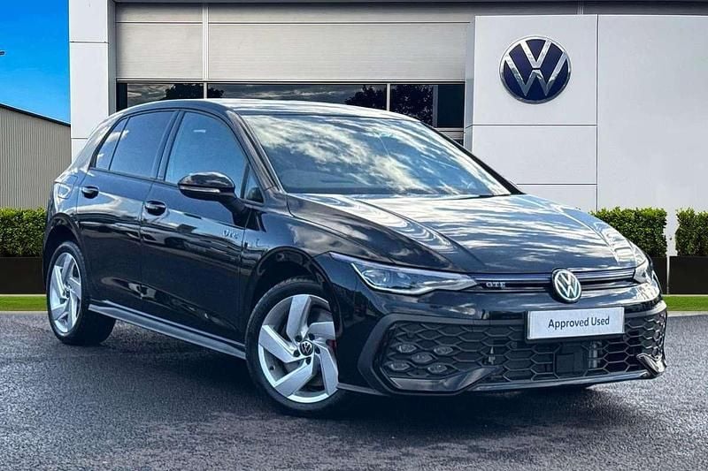 Black Used 2025 VW Golf VIII GTE Hatchback | £29,990 (Expensive) - Image 1/4