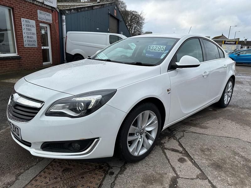 Used Vauxhall Insignia SRi 2015 White Hatchback