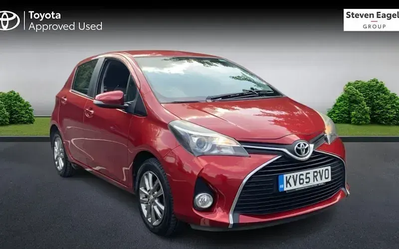 Used Toyota Yaris 99 HP (72 kW) 2015 Hatchback