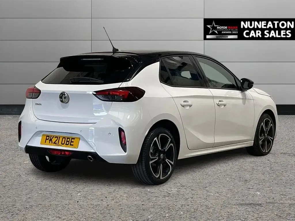 Used Vauxhall Corsa SRi 100 HP (73 kW) 2021 White Hatchback