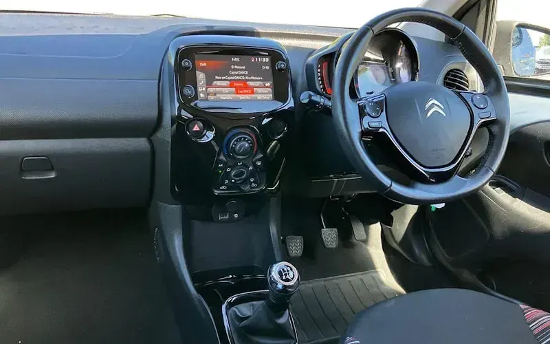 Usado Citroën C1 Flair 72 HP (52 kW) 2019 Cinzento Citadino