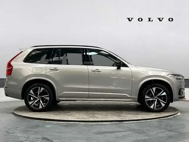 Begagnad Volvo XC90 Plus 247 HK (181 kW) 2023 SUV