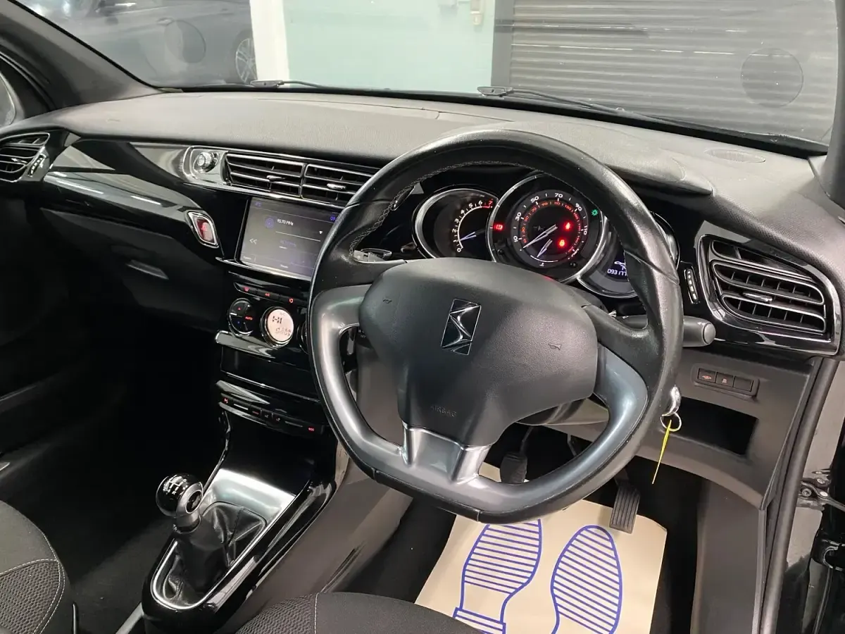 Used DS Automobiles DS3 Connected Chic 82 HP (60 kW) 2018 Black Hatchback