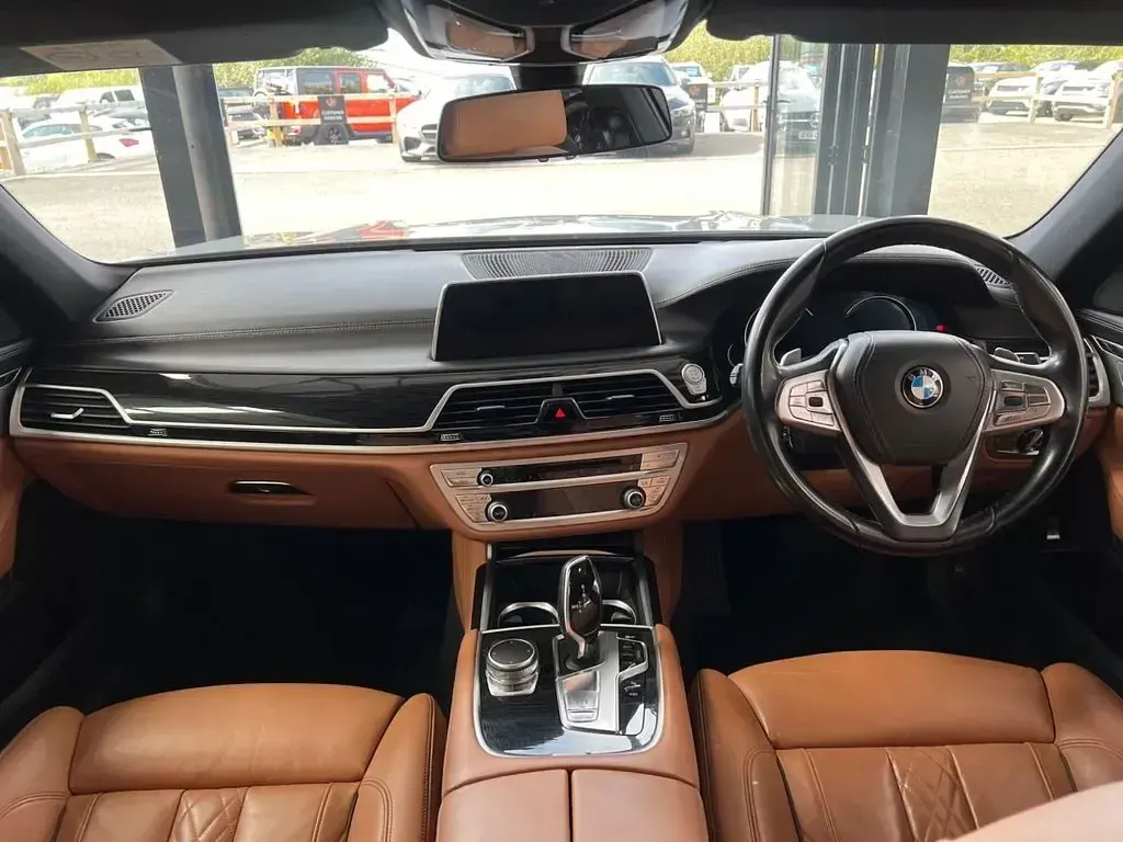 Begagnad BMW 730 M Sport 265 HK (194 kW) 2017 Vit Sedan