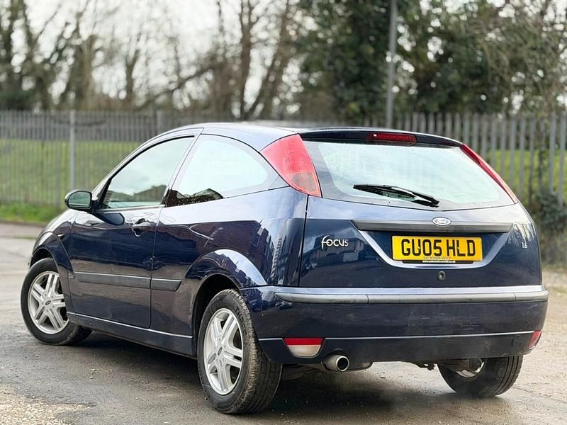 Used Ford Focus Zetec 2005 Blue Hatchback