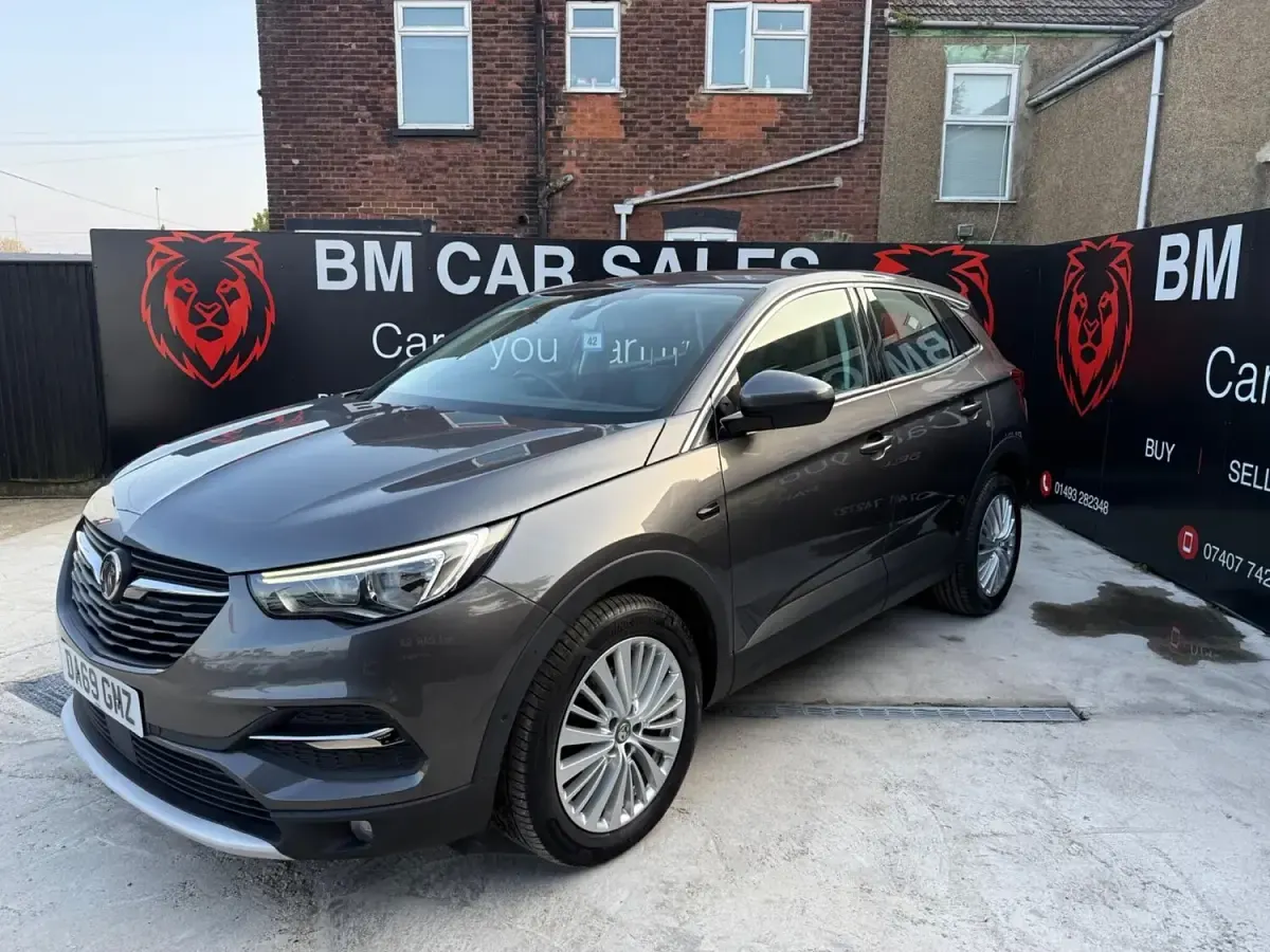 Used Vauxhall Grandland X S 130 HP (95 kW) 2019 Grey SUV