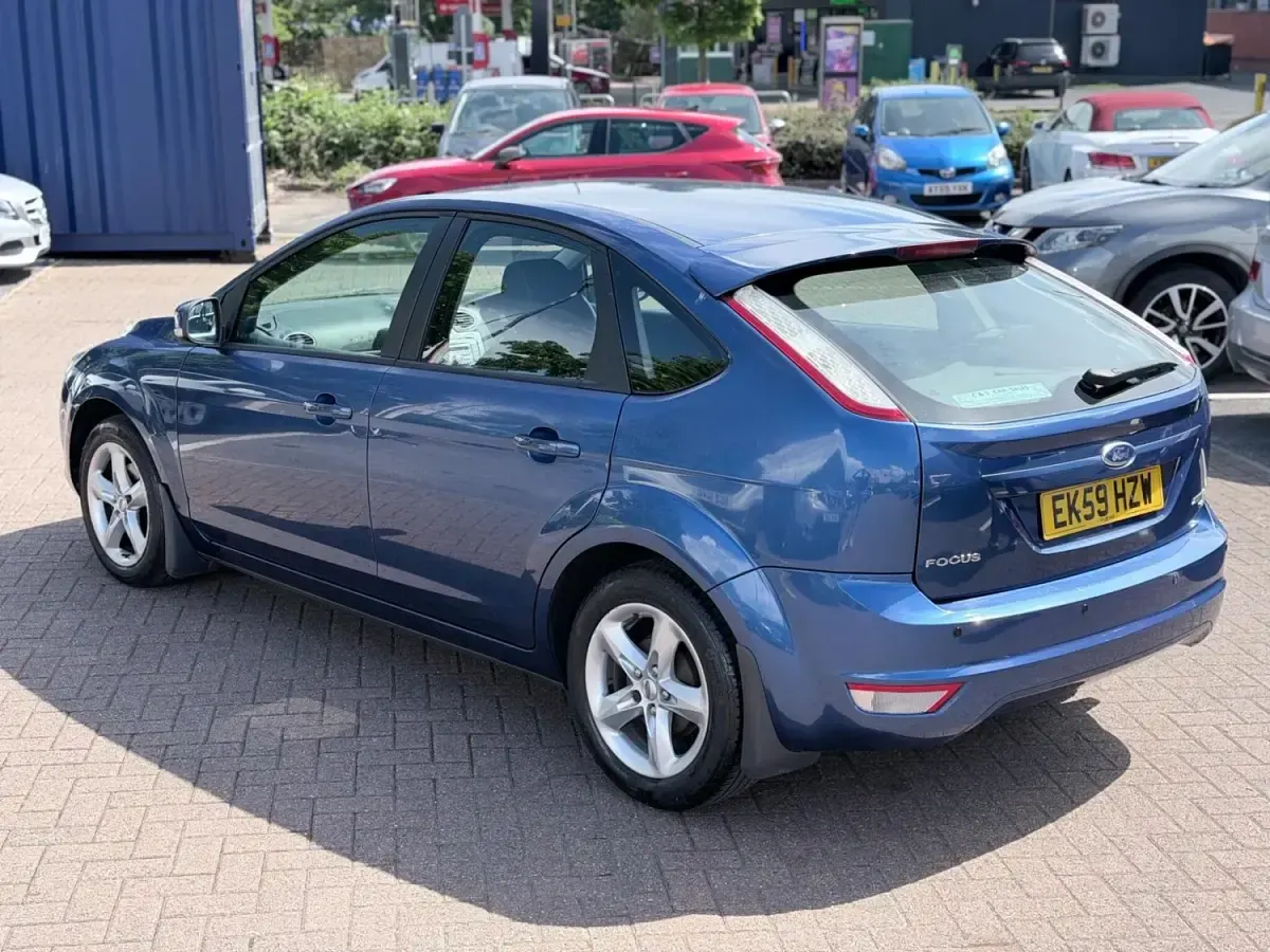 Usado Ford Focus Zetec 125 HP (91 kW) 2009 Azul Citadino