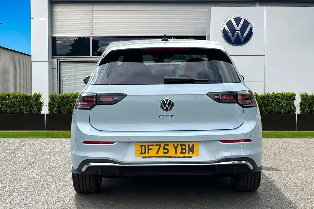Used VW Golf VIII GTE 272 HP (200 kW) 2026 Blue Hatchback