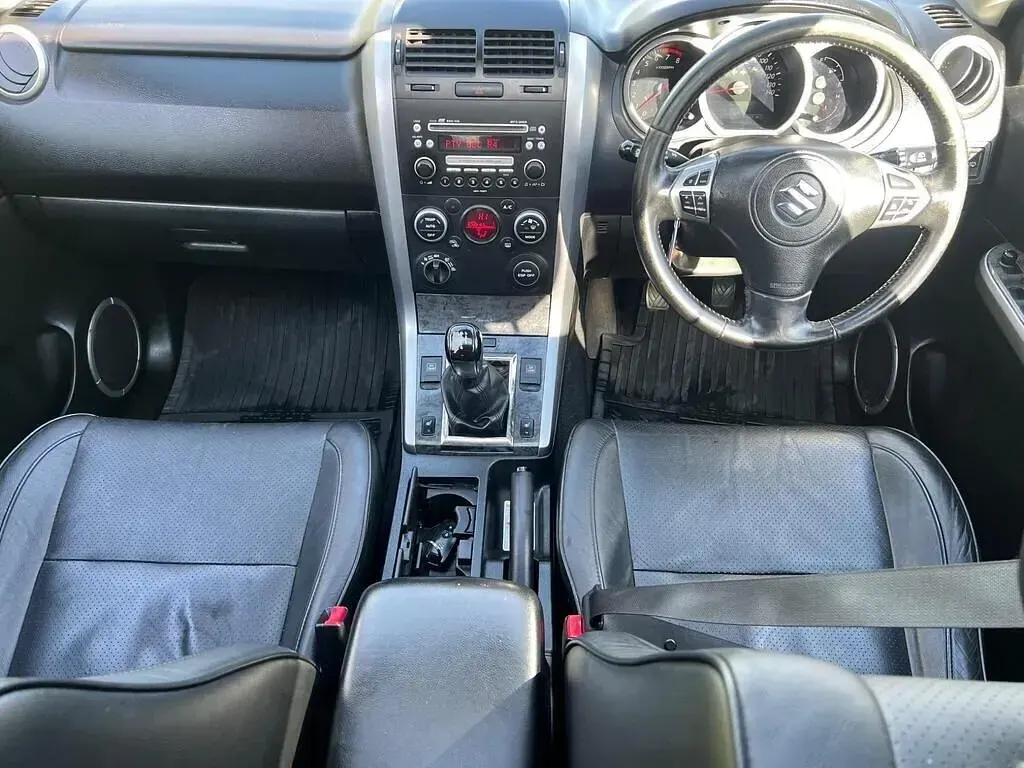 Used Suzuki Grand Vitara SZ5 166 HP (122 kW) 2010 Silver SUV
