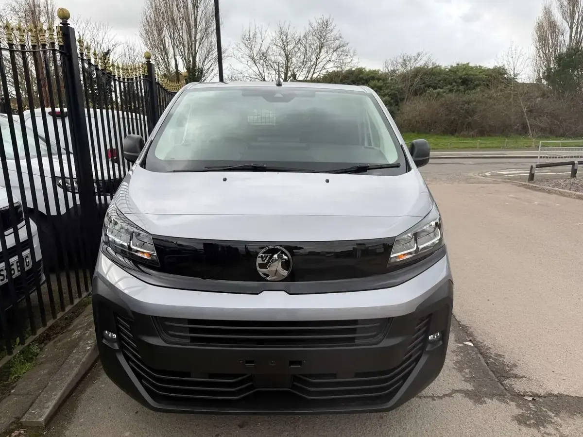 New Vauxhall Vivaro S 145 HP (106 kW) 2025 Silver MPV