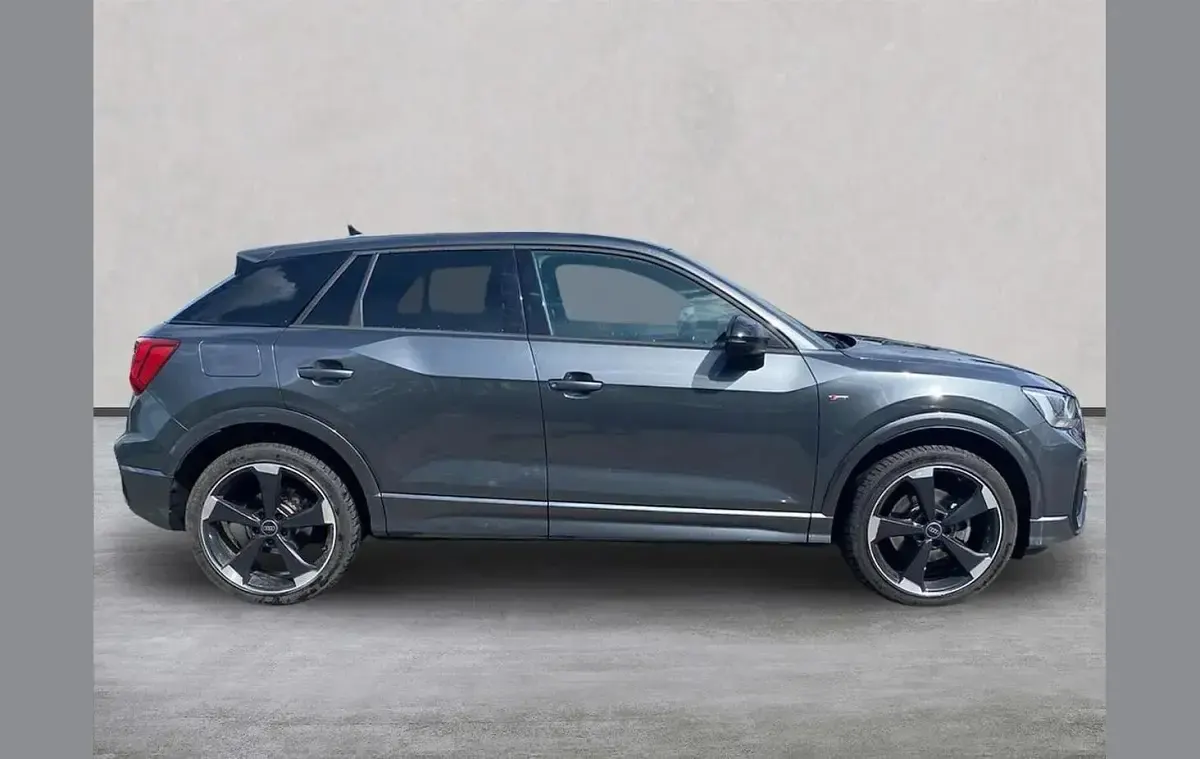 Used Audi Q2 Black Edition 150 HP (110 kW) 2023 Grey SUV