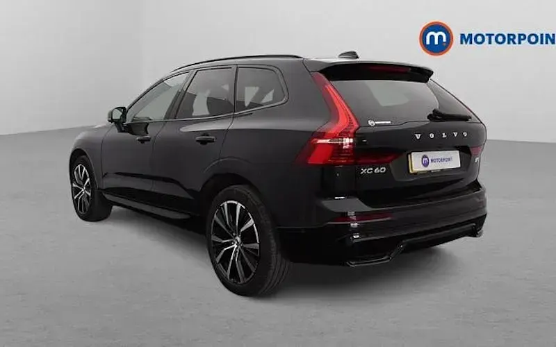 Used Volvo XC60 Plus 250 HP (183 kW) 2024 Black SUV