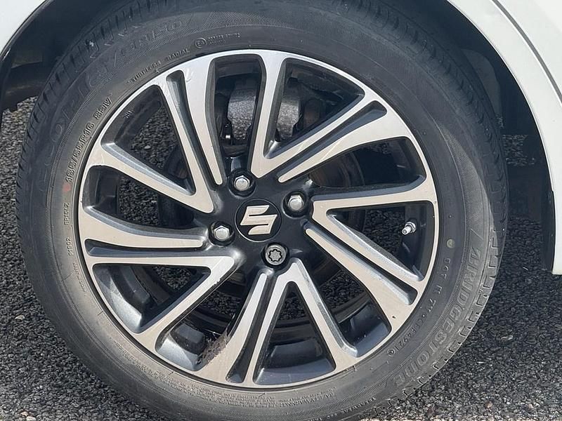 Used Suzuki Swift SZ5 83 HP (61 kW) 2022 Zvr pure white pearl metallic Hatchback