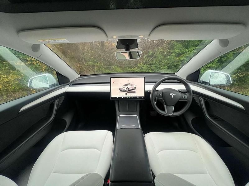 Used Tesla Model Y Long Range AWD 378 kW (514 HP) 2022 White SUV