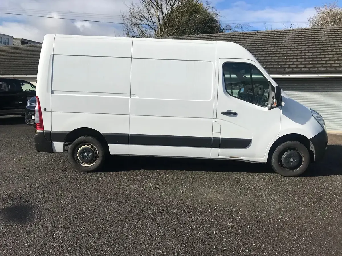 Used Vauxhall Movano 130 HP (95 kW) 2019 White MPV