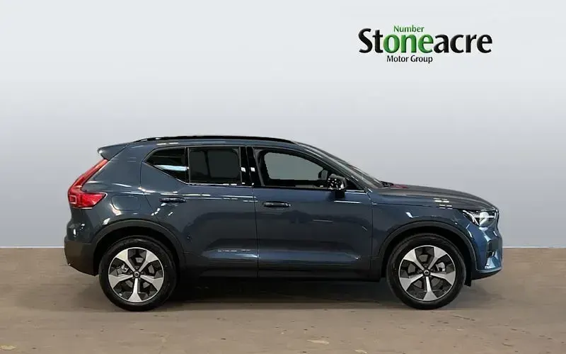 New Volvo XC40 Plus 163 HP (119 kW) 2026 White SUV